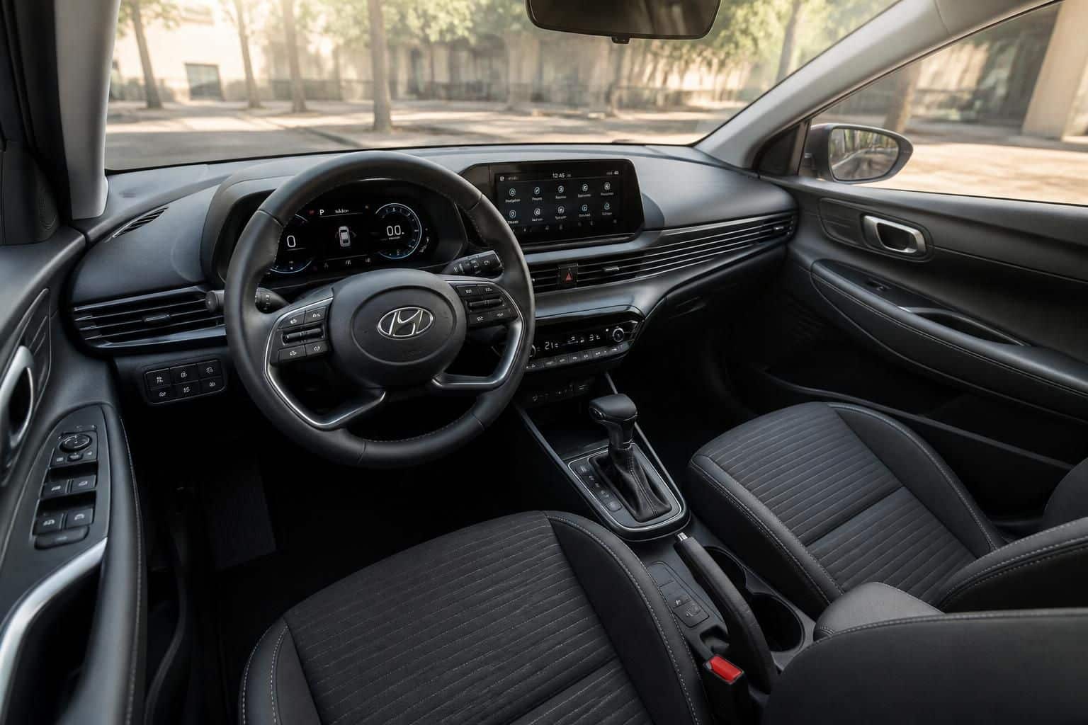 découvrez l'intérieur de la hyundai i20 alliant design moderne, confort optimal et technologies innovantes pour une expérience de conduite unique.